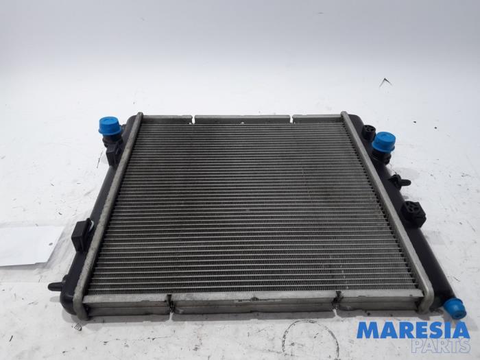 Usagé Radiateur Citroen DS3 (SA) 1.4 16V VTi Prix € 30,00 Règlement à la marge proposé par Maresia Parts
