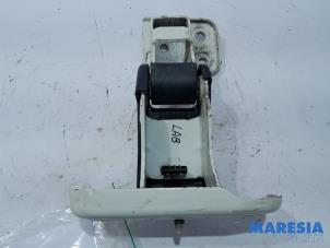 Used Tailgate hinge Citroen Jumpy (G9) 2.0 HDiF 16V 125 Price € 60,50 Inclusive VAT offered by Maresia Parts
