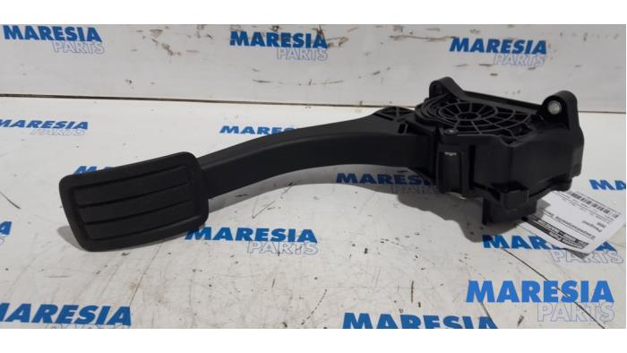 Begagnade Gaspedalsensor Peugeot 308 SW (L4/L9/LC/LJ/LR) 1.6 BlueHDi 120 Pris € 17,50 Marginaltabell erbjuds av Maresia Parts