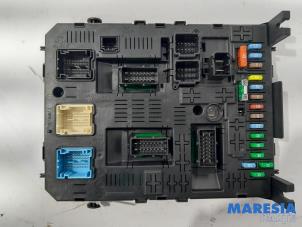 Używane Skrzynka bezpieczników Peugeot 5008 I (0A/0E) 1.6 VTI 16V Cena € 126,00 Procedura marży oferowane przez Maresia Parts