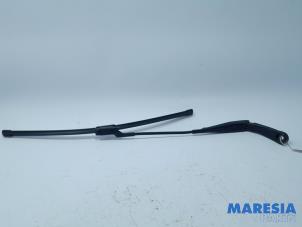 Gebrauchte Scheibenwischerarm vorne Peugeot 308 SW (L4/L9/LC/LJ/LR) 1.6 BlueHDi 120 Preis € 17,50 Margenregelung angeboten von Maresia Parts