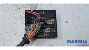 Used Fuse box Renault Scénic III (JZ) 2.0 16V CVT Price € 131,25 Margin scheme offered by Maresia Parts