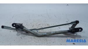 Used Wiper mechanism Alfa Romeo MiTo (955) 1.3 JTDm 16V Eco Price € 40,00 Margin scheme offered by Maresia Parts