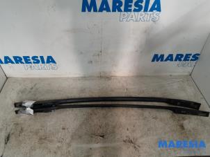 Used Roof rail kit Renault Clio III Estate/Grandtour (KR) 1.2 16V 75 Price € 60,00 Margin scheme offered by Maresia Parts