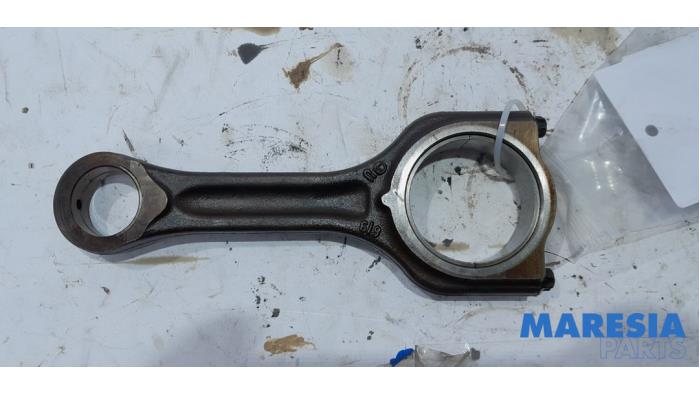 Usagé Bielle Peugeot 5008 I (0A/0E) 1.6 HDiF 16V Prix € 50,00 Règlement à la marge proposé par Maresia Parts