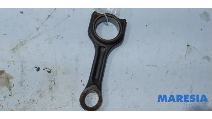 Usagé Bielle Peugeot 5008 I (0A/0E) 1.6 HDiF 16V Prix € 50,00 Règlement à la marge proposé par Maresia Parts
