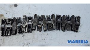 Used Rocker arm Peugeot 5008 I (0A/0E) 1.6 HDiF 16V Price € 50,00 Margin scheme offered by Maresia Parts