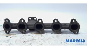 Used Exhaust manifold Peugeot 5008 I (0A/0E) 1.6 HDiF 16V Price € 24,95 Margin scheme offered by Maresia Parts