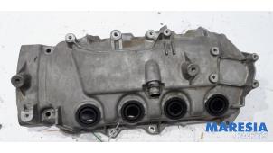 Used Rocker cover Renault Clio III (BR/CR) 1.2 16V TCe 100 Price € 75,00 Margin scheme offered by Maresia Parts