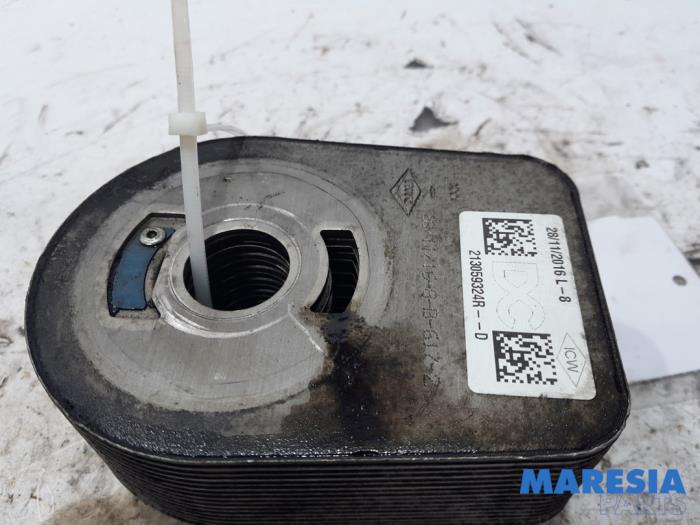 Oil filter holder from a Renault Megane IV Estate (RFBK) 1.5 Energy dCi 110 2016