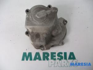 Used Gearbox cover Alfa Romeo GTV (916) 2.0 16V Twin Spark Price € 50,00 Margin scheme offered by Maresia Parts