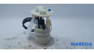 Used Electric fuel pump Renault Clio III Estate/Grandtour (KR) 1.2 16V 75 Price € 20,00 Margin scheme offered by Maresia Parts