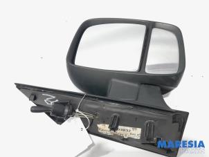 Used Wing mirror, right Peugeot Expert (G9) 1.6 HDi 90 Price € 48,40 Inclusive VAT offered by Maresia Parts
