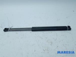 Used Set of tailgate gas struts Alfa Romeo MiTo (955) 1.4 Turbo 16V Price € 40,00 Margin scheme offered by Maresia Parts