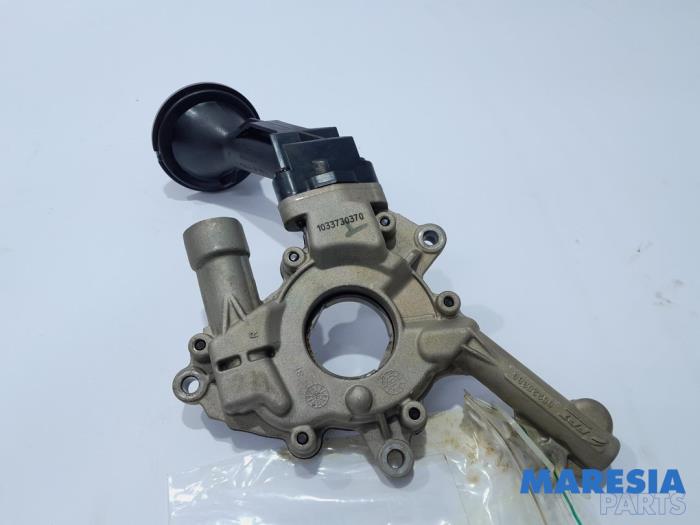 Używane Pompa oleju Fiat 500 (312) 0.9 TwinAir 85 Cena € 50,00 Procedura marży oferowane przez Maresia Parts