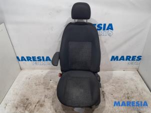 Używane Fotel lewy Fiat Doblo Cargo (263) 1.3 D Multijet Cena € 190,58 Z VAT oferowane przez Maresia Parts