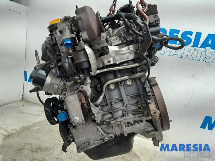 Motor de un Fiat Doblo Cargo (263) 1.3 D Multijet 2012