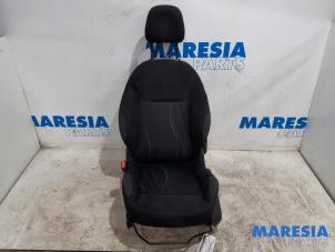 Gebrauchte Sitz links Peugeot 208 I (CA/CC/CK/CL) 1.2 Vti 12V PureTech 82 Preis € 124,95 Margenregelung angeboten von Maresia Parts