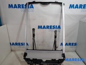 Używane Mechanizm dachu uchylnego Peugeot 308 (L3/L8/LB/LH/LP) 1.6 BlueHDi 120 Cena € 190,58 Z VAT oferowane przez Maresia Parts