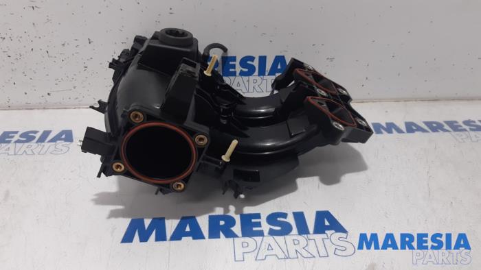 Używane Kolektor dolotowy Fiat Punto III (199) 0.9 TwinAir Turbo 100 Cena € 85,00 Procedura marży oferowane przez Maresia Parts
