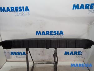 Used Rear bumper Renault Trafic (1FL/2FL/3FL/4FL) 1.6 dCi 90 Price € 60,50 Inclusive VAT offered by Maresia Parts
