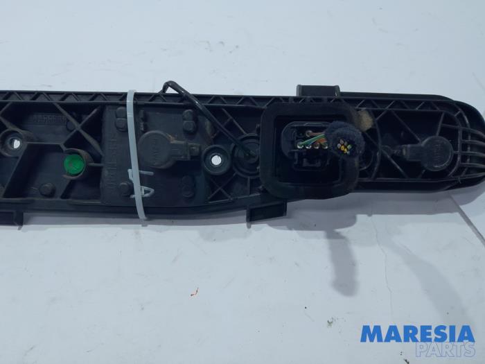 Circuito impreso de luz trasera izquierda de un Fiat Doblo Cargo (263) 1.4 T-Jet 16V 2012