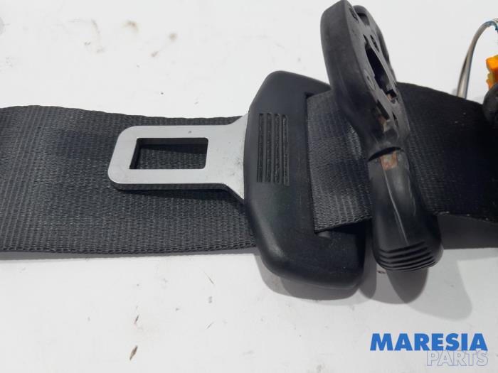 Front seatbelt, right from a Fiat Doblo Cargo (263) 1.4 T-Jet 16V 2012