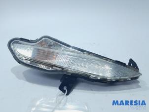 Used Indicator, left Peugeot 308 (L3/L8/LB/LH/LP) 1.6 BlueHDi 120 Price € 30,25 Inclusive VAT offered by Maresia Parts