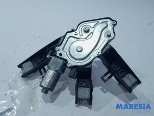 Used Rear wiper motor Peugeot 308 (L3/L8/LB/LH/LP) 1.6 BlueHDi 120 Price € 30,25 Inclusive VAT offered by Maresia Parts