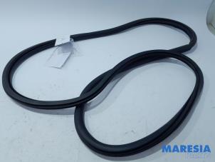 Used Front door seal 4-door, right Peugeot 308 (L3/L8/LB/LH/LP) 1.6 BlueHDi 120 Price € 24,14 Inclusive VAT offered by Maresia Parts
