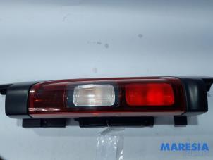 Używane Tylne swiatlo pozycyjne prawe Renault Trafic (1FL/2FL/3FL/4FL) 1.6 dCi 90 Cena € 78,65 Z VAT oferowane przez Maresia Parts