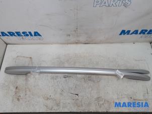 Used Roof rail kit Renault Megane III Grandtour (KZ) 1.2 16V TCE 115 Price € 131,25 Margin scheme offered by Maresia Parts