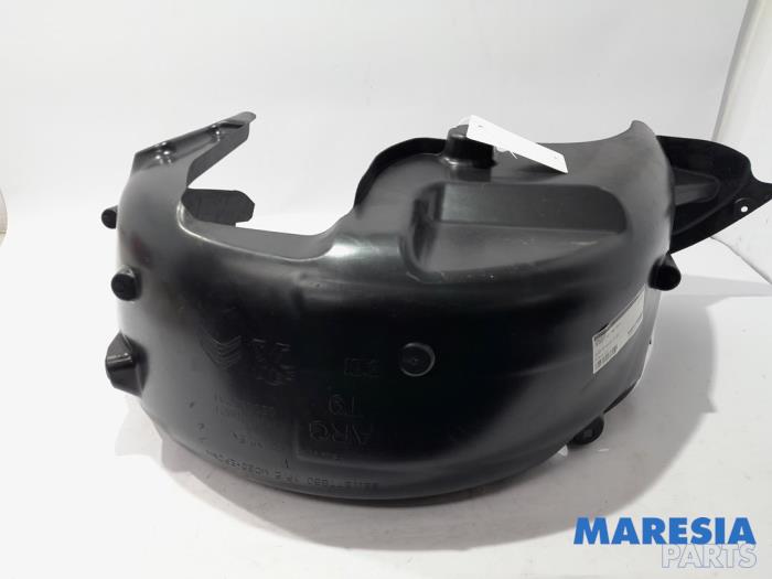 Używane Nadkole Peugeot 308 (L3/L8/LB/LH/LP) 1.2 12V e-THP PureTech 130 Cena € 30,00 Procedura marży oferowane przez Maresia Parts