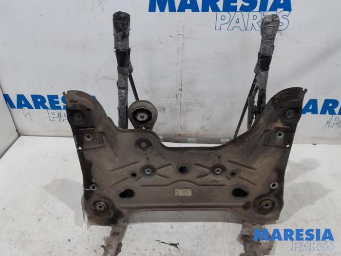 Begagnade Underram Renault Trafic (1FL/2FL/3FL/4FL) 1.6 dCi 90 Pris € 90,75 Inklusive moms erbjuds av Maresia Parts