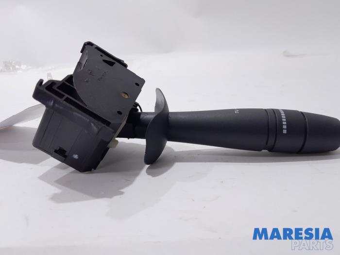 Wiper switch from a Renault Wind (EN/E4) 1.2 16V GT TCE eco2 2012