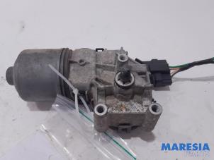 Used Front wiper motor Renault Wind (EN/E4) 1.2 16V GT TCE eco2 Price € 30,00 Margin scheme offered by Maresia Parts