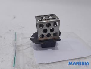 Used Cooling fan resistor Renault Wind (EN/E4) 1.2 16V GT TCE eco2 Price € 25,00 Margin scheme offered by Maresia Parts