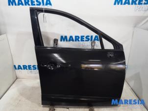 Używane Drzwi prawe przednie wersja 4-drzwiowa Renault Grand Scénic III (JZ) 1.4 16V TCe 130 Cena € 315,00 Procedura marży oferowane przez Maresia Parts