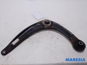 Used Front lower wishbone, left Peugeot 3008 I (0U/HU) 1.6 VTI 16V Price € 25,00 Margin scheme offered by Maresia Parts