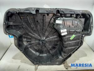Used Spare wheel holder Renault Grand Scénic III (JZ) 1.4 16V TCe 130 Price € 131,25 Margin scheme offered by Maresia Parts