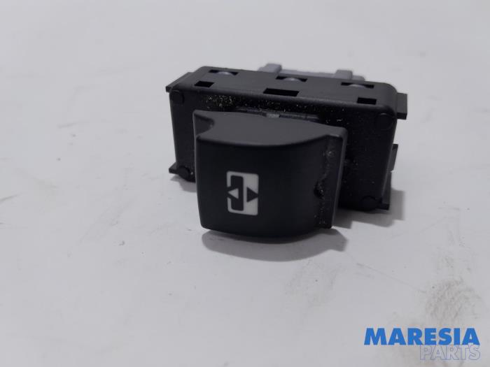 Gebrauchte Schalter Peugeot 2008 (CU) 1.6 HDiF 16V Preis € 20,00 Margenregelung angeboten von Maresia Parts