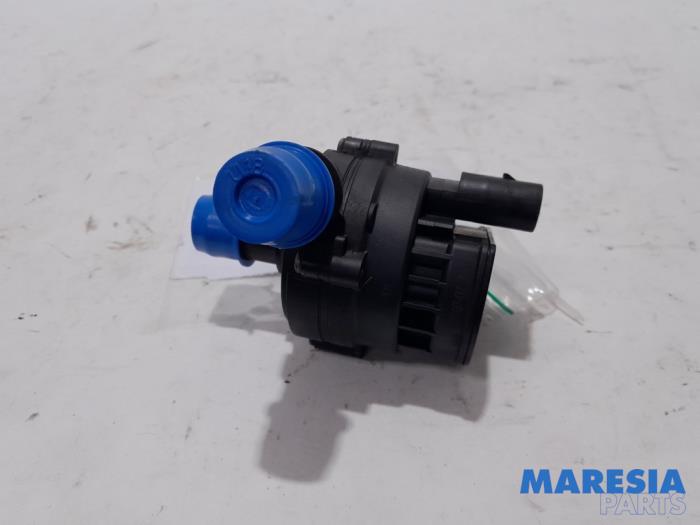 Usagé Pompe à eau Renault Grand Scénic III (JZ) 1.4 16V TCe 130 Prix € 25,00 Règlement à la marge proposé par Maresia Parts