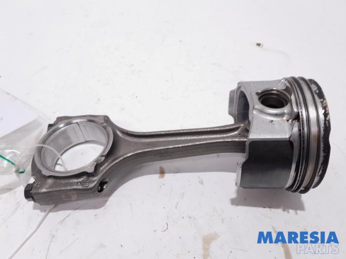 Gebrauchte Kolben Lancia Delta (844) 1.4 MultiAir 16V Preis € 50,00 Margenregelung angeboten von Maresia Parts