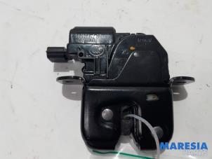 Used Tailgate lock mechanism Renault Clio IV Estate/Grandtour (7R) 0.9 Energy TCE 90 12V Price € 35,00 Margin scheme offered by Maresia Parts