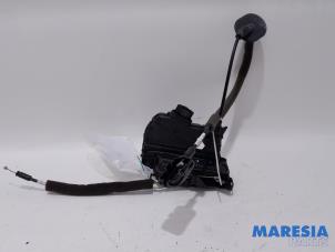 Used Front door lock mechanism 4-door, right Renault Clio IV Estate/Grandtour (7R) 0.9 Energy TCE 90 12V Price € 35,00 Margin scheme offered by Maresia Parts