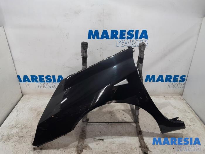 Front wing, left from a Renault Espace (JK) 2.0 16V Turbo 2006