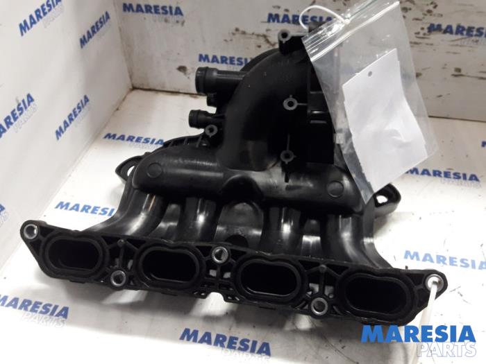 Intake manifold from a Peugeot 508 SW (8E/8U) 1.6 THP 16V 2011
