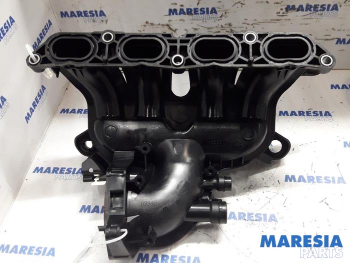 Intake manifold from a Peugeot 508 SW (8E/8U) 1.6 THP 16V 2011