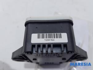 Esp computer from a Citroën C4 Grand Picasso (UA) 2.0 16V Autom. 2008