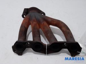 Used Exhaust manifold Renault Clio III Estate/Grandtour (KR) 1.2 16V 75 Price € 50,00 Margin scheme offered by Maresia Parts